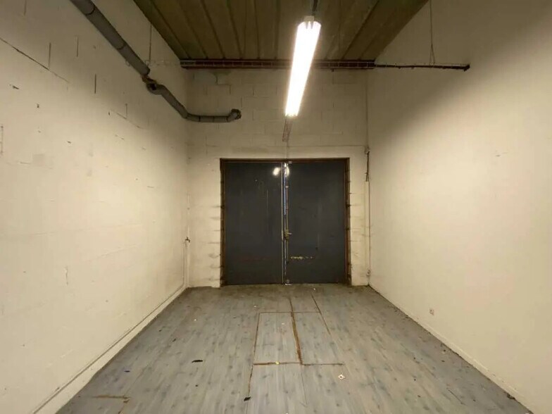 Office in Tillé for lease - Interior Photo - Image 2 of 9