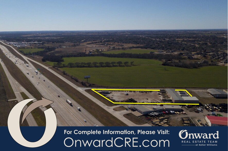 1037 Industrial Blvd, Hewitt, TX for lease - Building Photo - Image 2 of 40