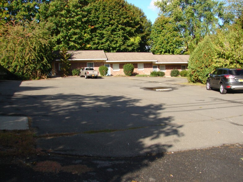 1493 US-9, Castleton-on-Hudson, NY for sale - Building Photo - Image 1 of 1