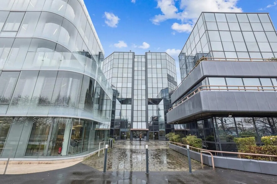 22 Quai Gallieni, Suresnes for lease - Building Photo - Image 1 of 16