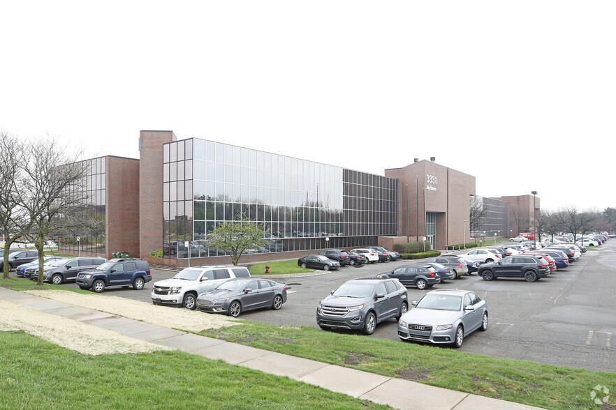 3331 W Big Beaver Rd, Troy, MI, 48084 Office Space For Lease