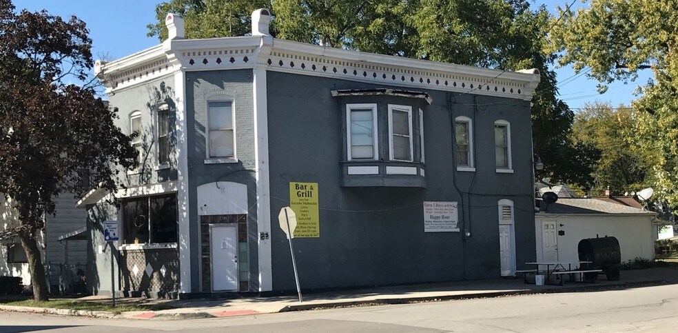 1402 W 7th St, Davenport, IA for sale - Building Photo - Image 1 of 1