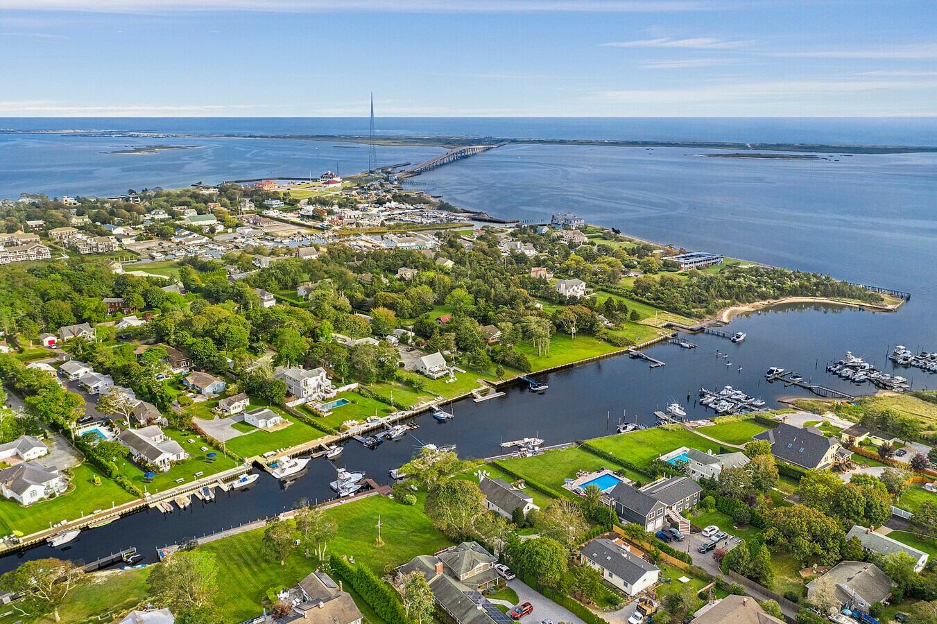 16 Penny Ln, Hampton Bays, NY 11946 Hamptons Waterfront Hotel For