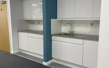 Eastover Clos, Plymouth for lease Interior Photo- Image 2 of 3