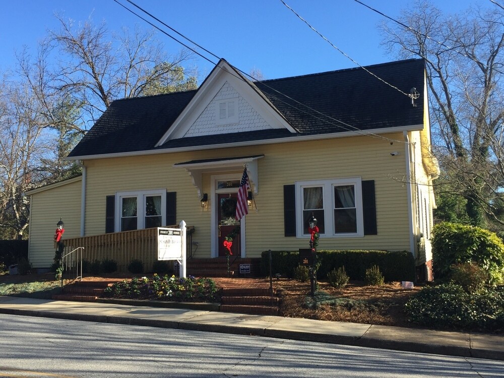 201 Forrest Ave, Gainesville, GA for sale Building Photo- Image 1 of 1