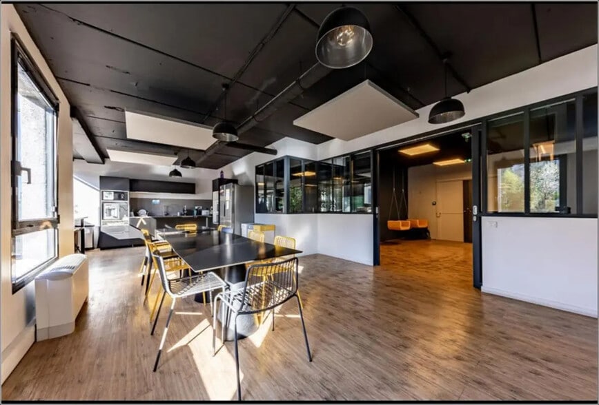 Office in Issy-les-Moulineaux for sale - Building Photo - Image 3 of 11