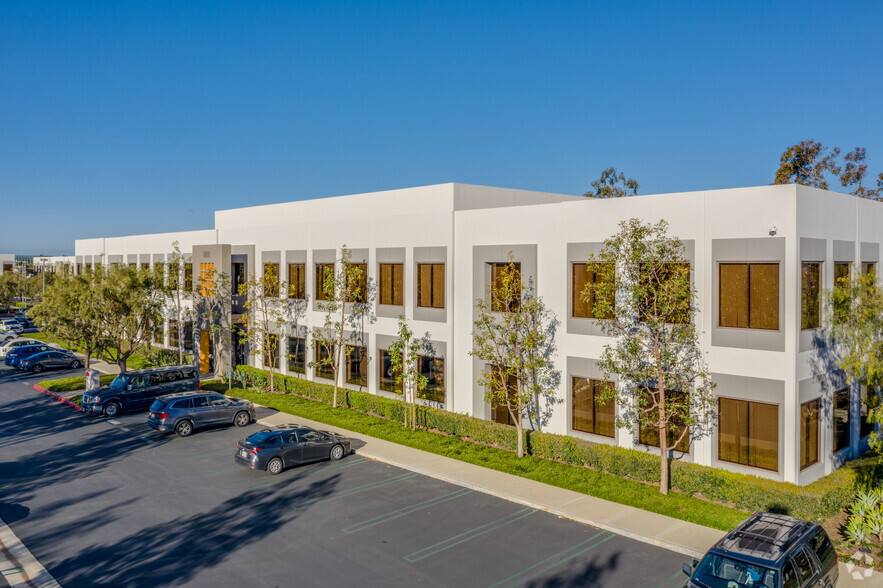 3200 El Camino Real, Irvine, CA for sale - Primary Photo - Image 1 of 1