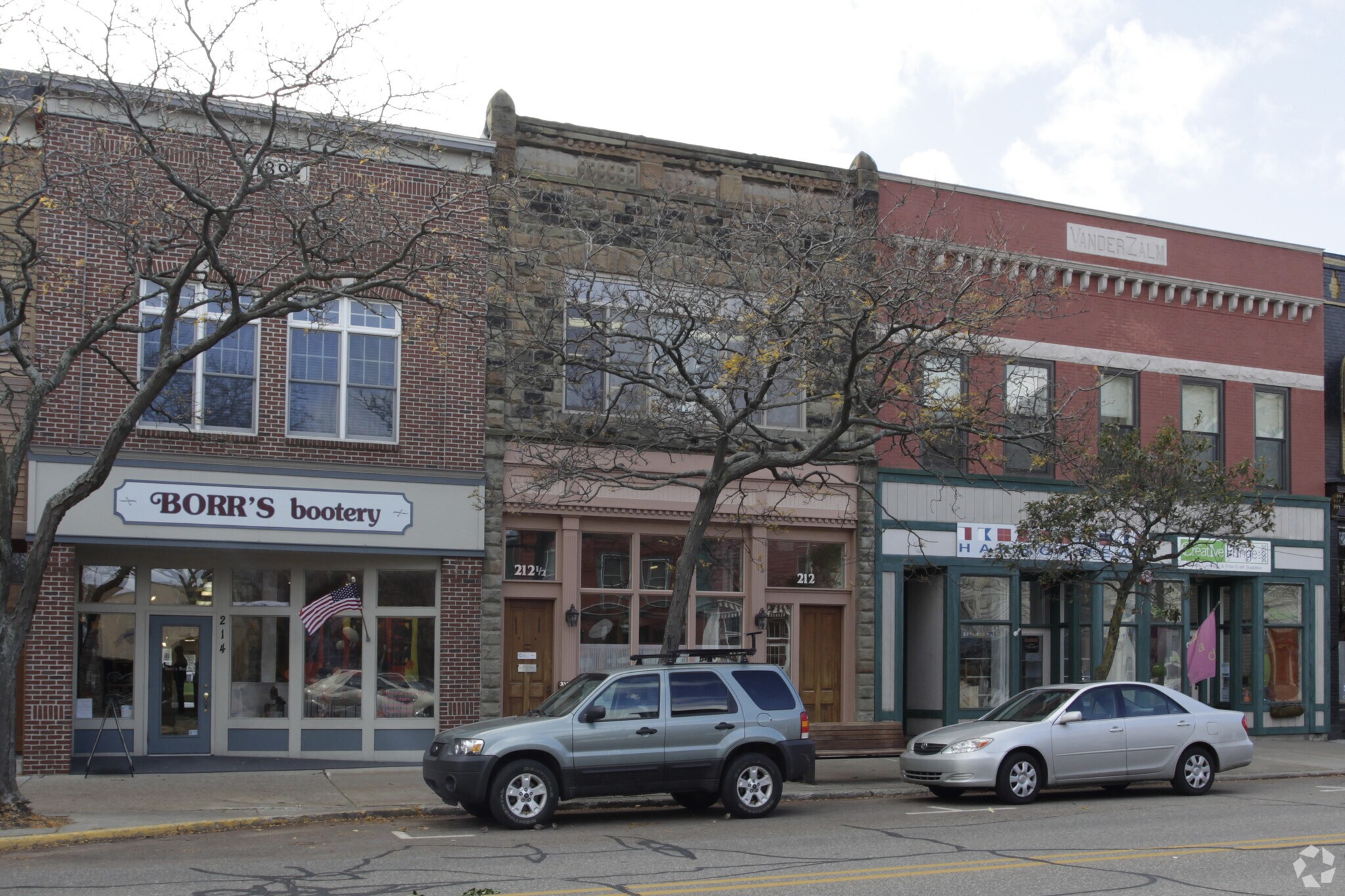 212 Washington Ave, Grand Haven, MI for sale Primary Photo- Image 1 of 1