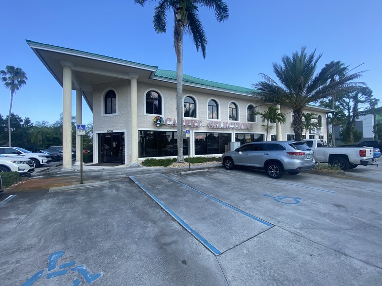 5031 SE Federal Hwy, Stuart, FL for lease - Primary Photo - Image 3 of 19