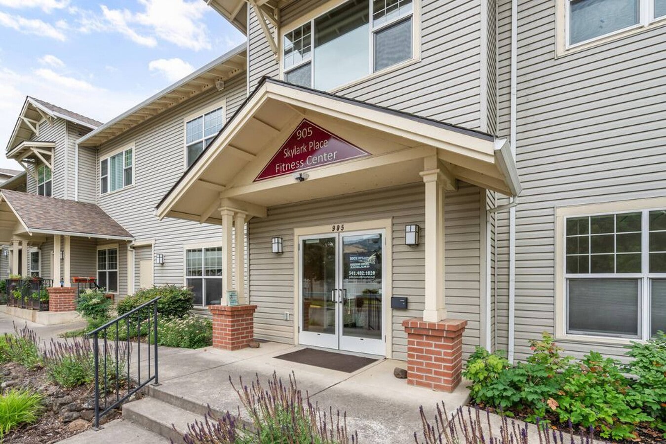 905 Skylark Pl, Ashland, OR 97520 - Unit 905 - - Interior Photo - Image 1 of 9