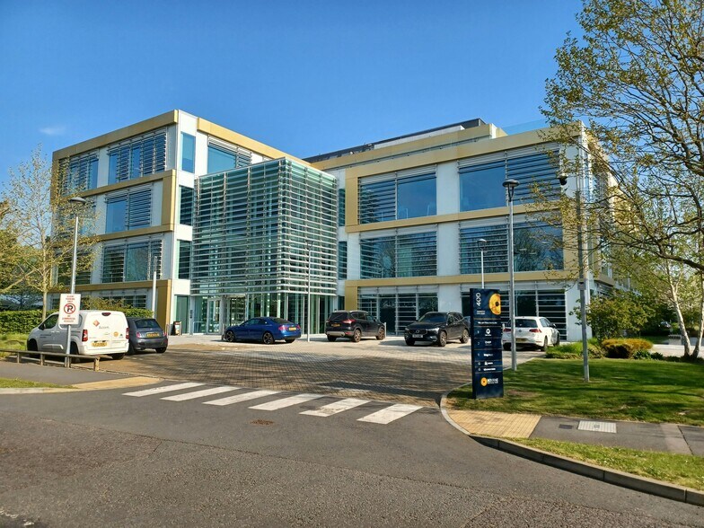 200 Dashwood Lang Rd, Addlestone, KT15 2NX