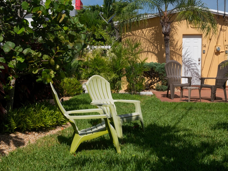 297 NE 6th Ave, Delray Beach, FL for sale - Building Photo - Image 2 of 24