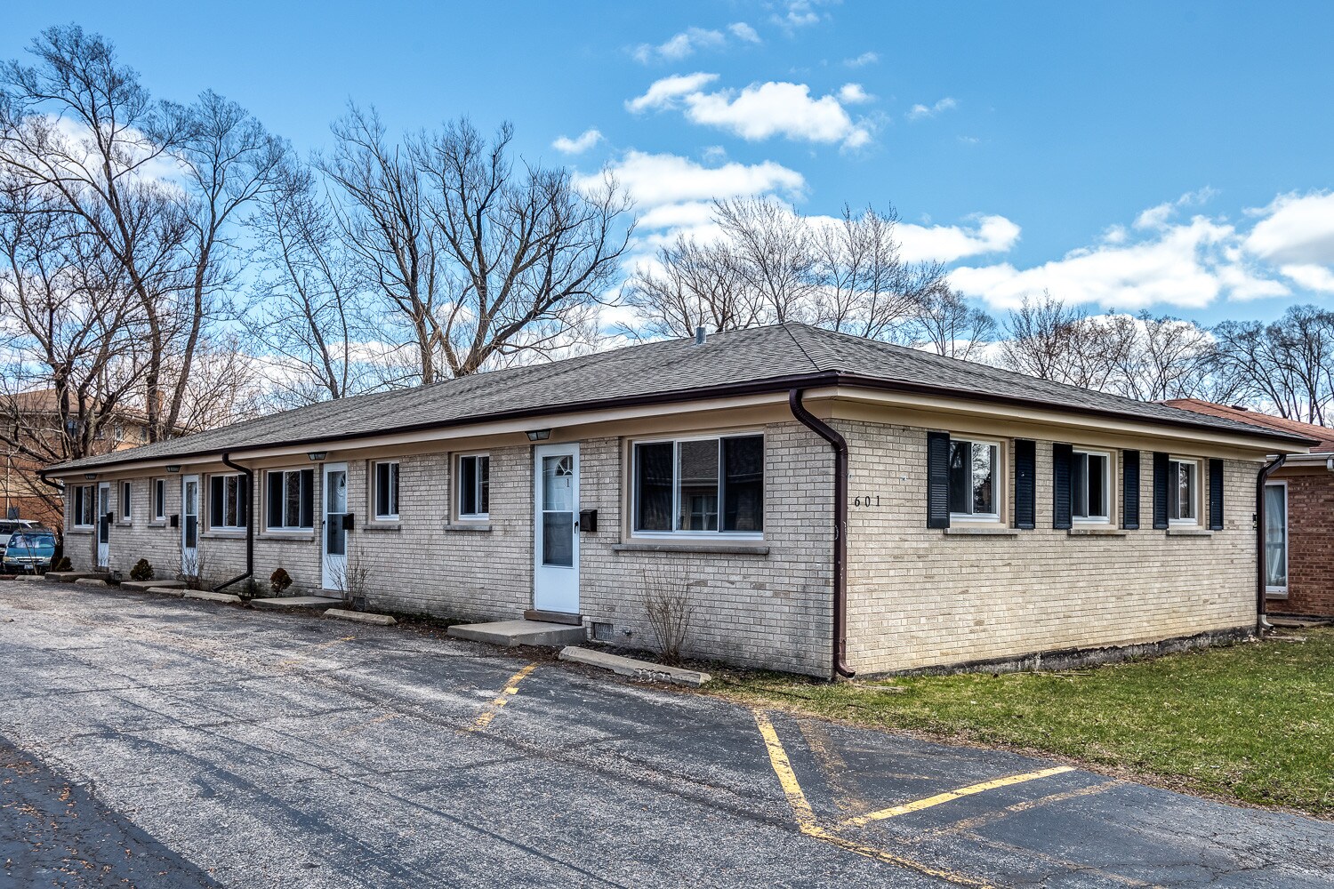 533-605 N Highview Ave, Addison, IL for sale Primary Photo- Image 1 of 1
