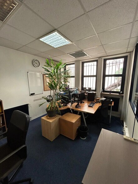Office in Hyères for sale - Building Photo - Image 3 of 10