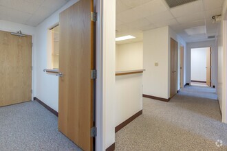 150 W Half Day Rd, Buffalo Grove, IL for lease Interior Photo- Image 2 of 3