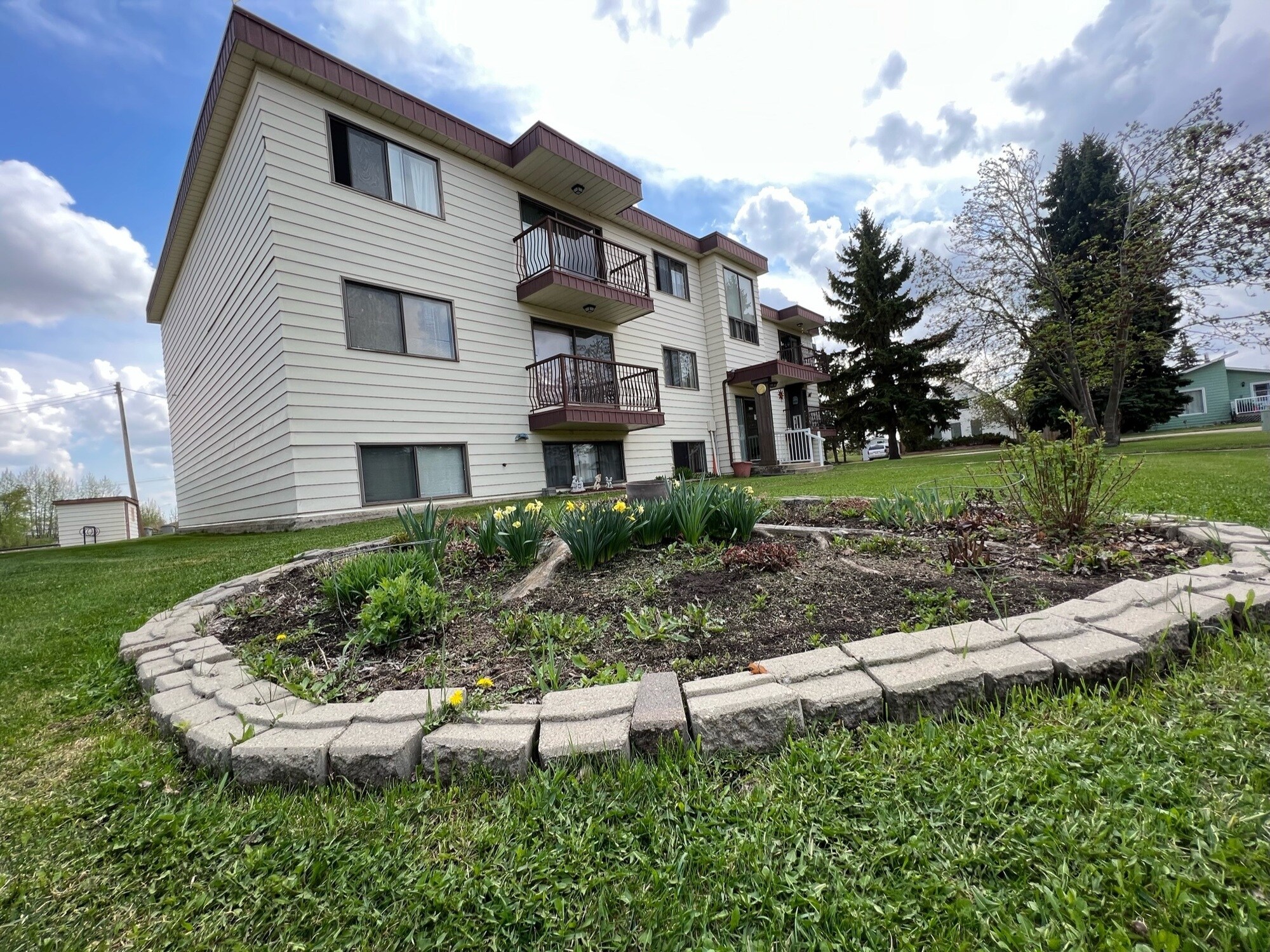 Wetaskiwin WalkUp Portfolio Wetaskiwin, AB for Sale