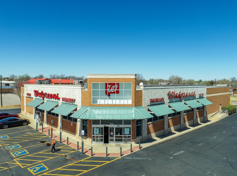 115 W 3rd St, Elk City, OK 73644