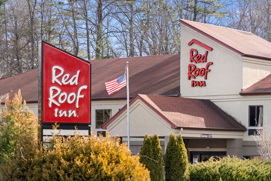 240 Mitchelle Dr, Hendersonville, NC for sale - Building Photo - Image 3 of 29