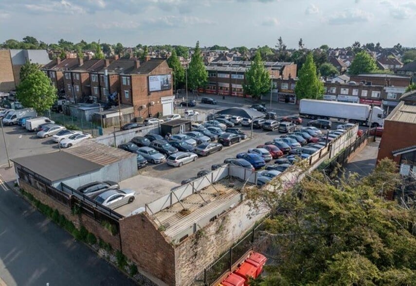 Burnt Oak Broa, Edgware for sale - Building Photo - Image 3 of 3