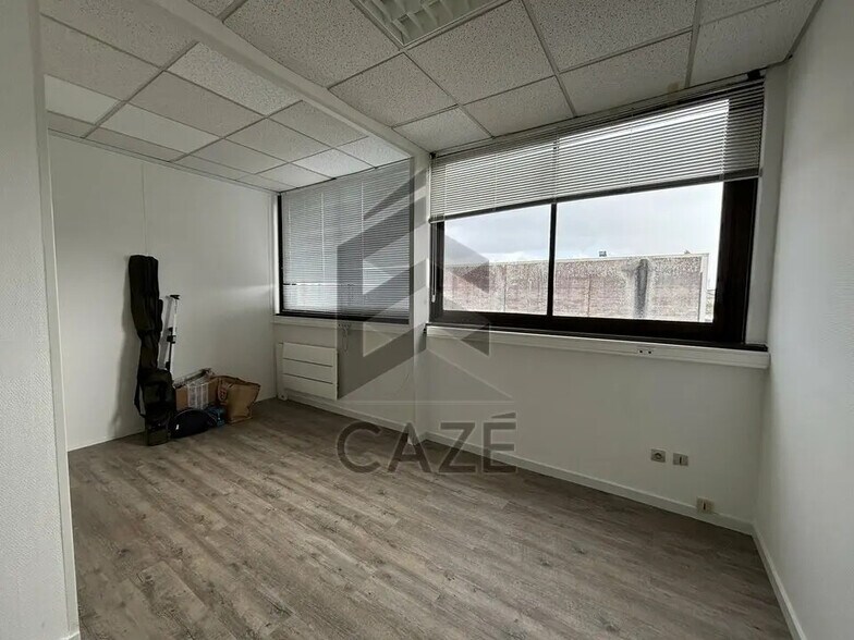 Office in Mérignac for lease - Interior Photo - Image 2 of 3
