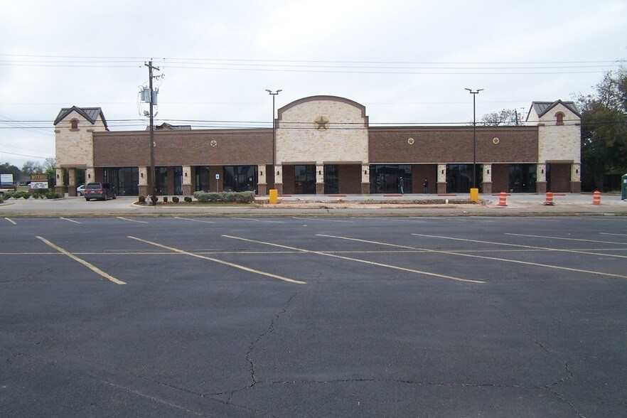 1715 N Fulton St, Wharton, TX for sale - Primary Photo - Image 1 of 1