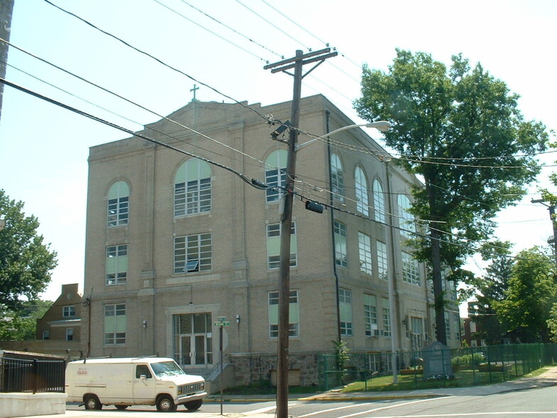 411 Adeline St, Trenton, NJ for sale - Building Photo - Image 1 of 3