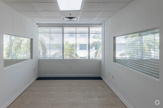 215-235 Lincoln Rd, Miami Beach, FL for lease Interior Photo- Image 2 of 5