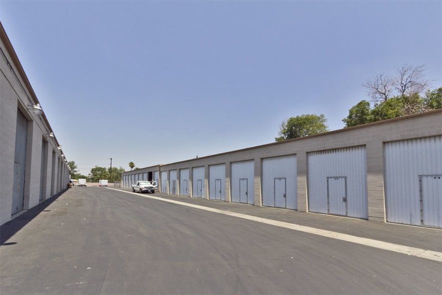 455 W La Cadena Dr, Riverside, CA for lease - Building Photo - Image 2 of 7