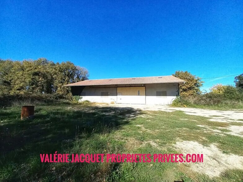 Industrial in Ménesplet for sale - Building Photo - Image 1 of 5