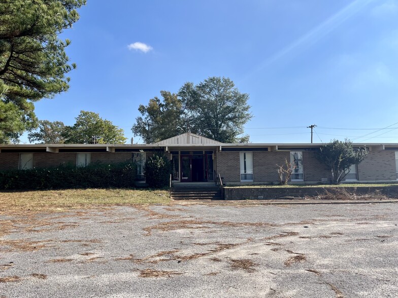 5400 Elvis Presley Blvd, Memphis, TN for sale - Primary Photo - Image 1 of 1