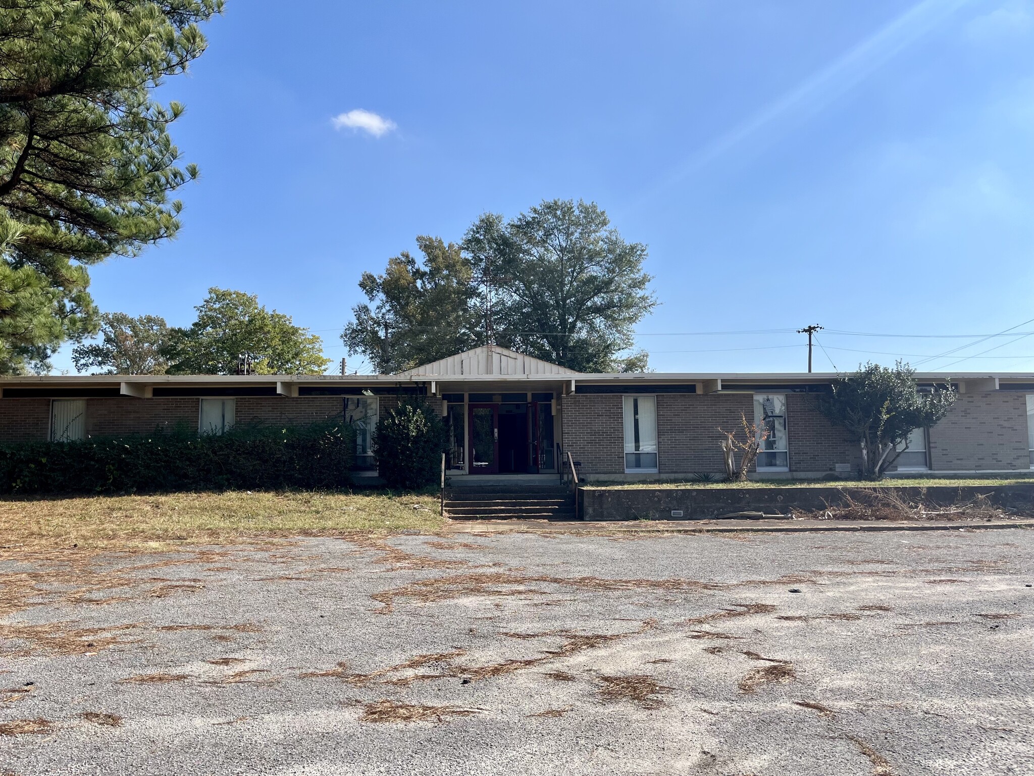 5400 Elvis Presley Blvd, Memphis, TN for sale Primary Photo- Image 1 of 1