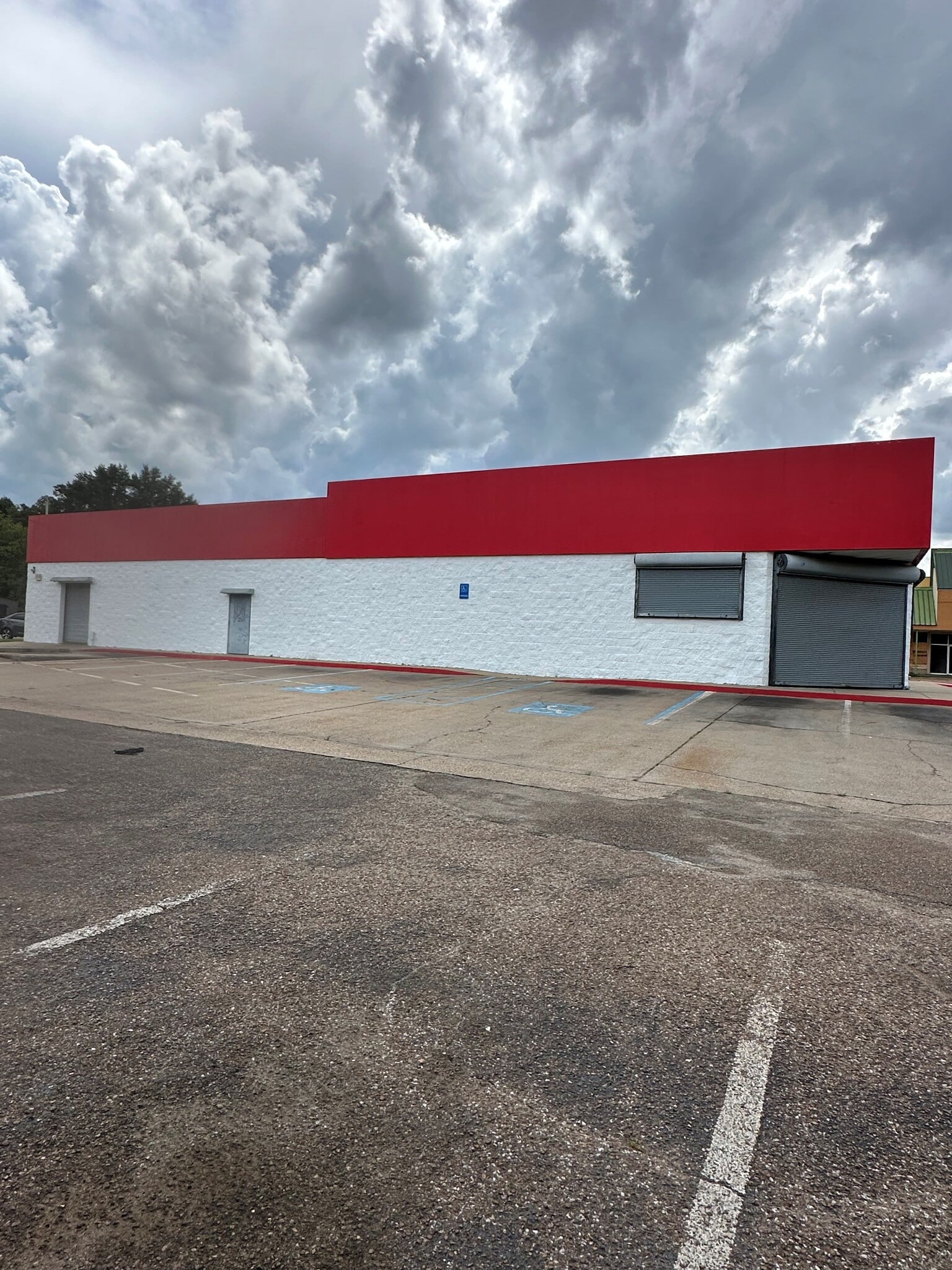 1259 Ellis Ave, Jackson, MS for lease Building Photo- Image 1 of 1