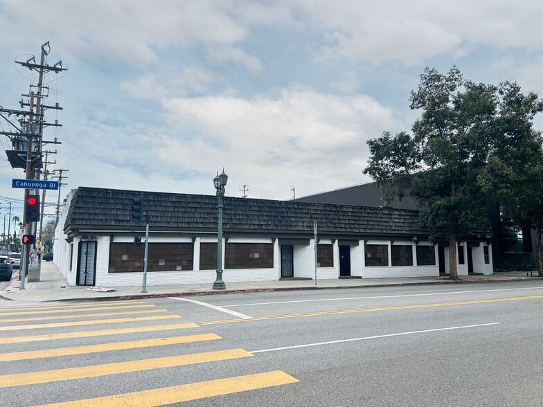 950 N Cahuenga Blvd, Los Angeles, CA for lease - Building Photo - Image 1 of 22