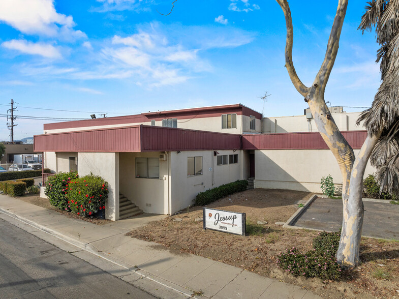 3999 Transport St, Ventura, CA for sale - Building Photo - Image 1 of 18