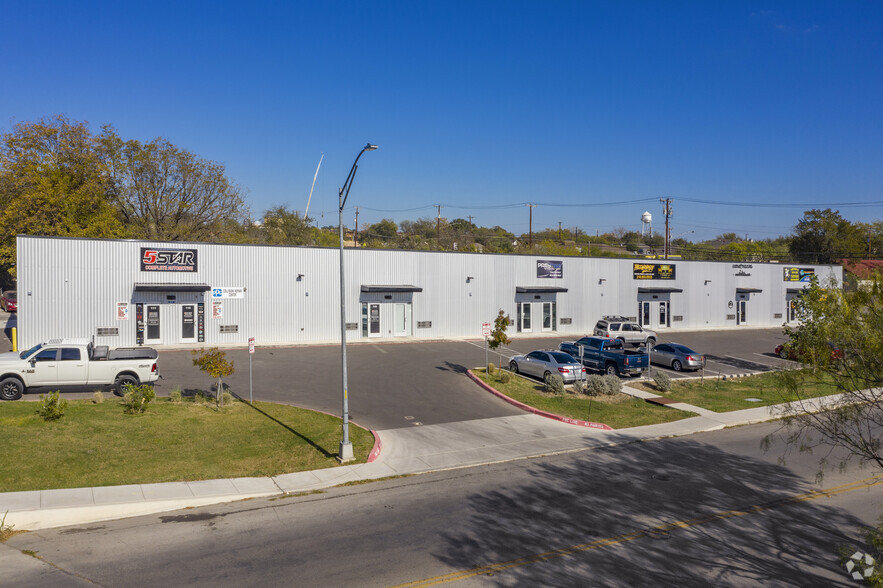 7711 Eckhert Rd, San Antonio, TX for lease - Primary Photo - Image 1 of 5