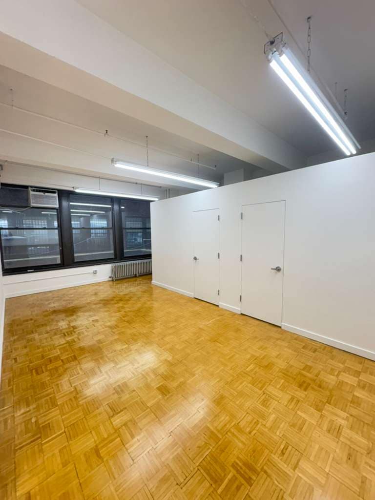 147 W 35th St, New York, NY for lease Interior Photo- Image 1 of 8