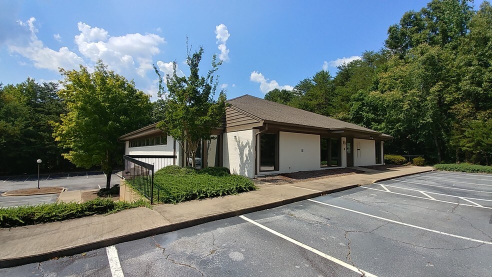 556 Memorial Drive Ext, Greer, SC for sale - Building Photo - Image 1 of 1