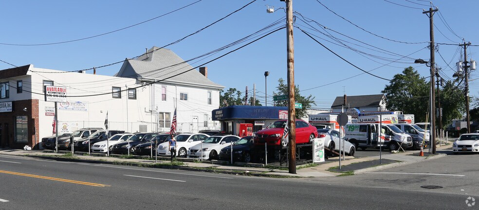 327 W Merrick Rd, Valley Stream, NY for sale - Primary Photo - Image 1 of 1