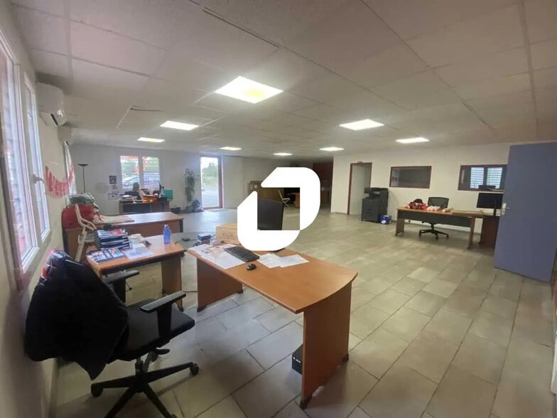 Flex in Saint-Médard-en-Jalles for lease - Building Photo - Image 3 of 6