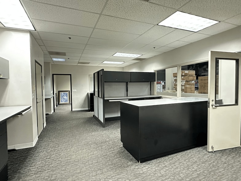 1166 W Garvey Ave, Monterey Park, CA for lease - Building Photo - Image 3 of 20