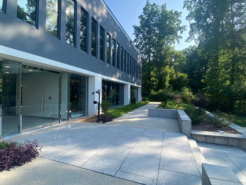 290 Interstate N Cir SE, Atlanta, GA for lease - Building Photo - Image 3 of 11