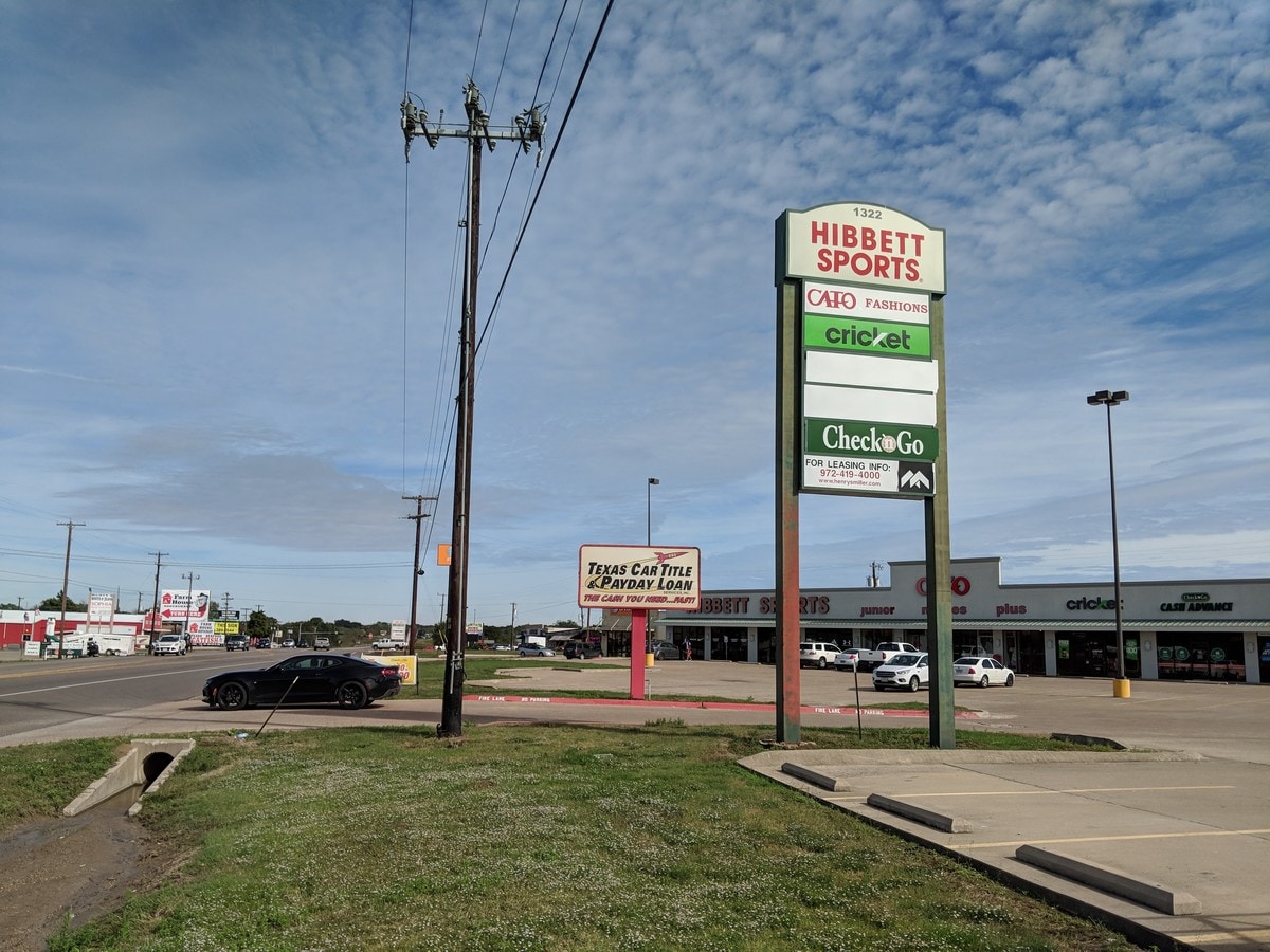 1322 E Milam St, Mexia, TX 76667