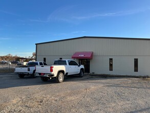 5671 Pidgeon Roost Rd, Memphis, TN for lease Building Photo- Image 1 of 6