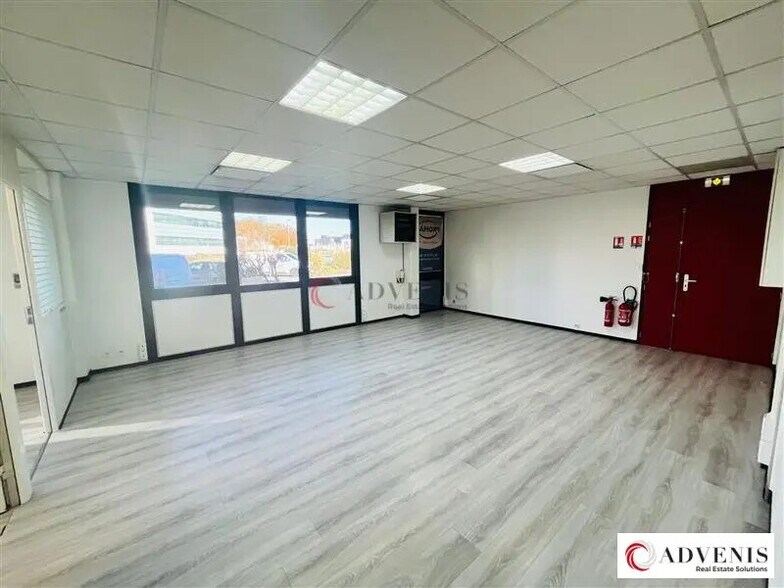 Office in Mérignac for lease - Interior Photo - Image 3 of 11