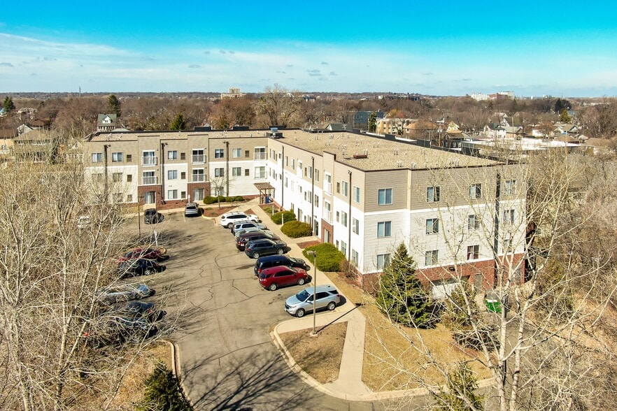 2101 Washington St NE, Minneapolis, MN for sale - Building Photo - Image 3 of 12