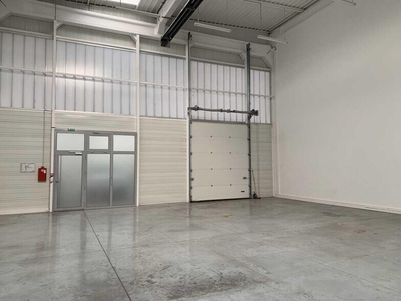 Flex in Palaiseau for lease - Building Photo - Image 3 of 8