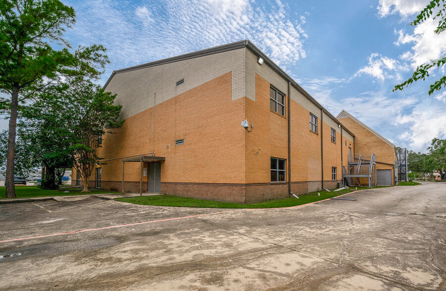 1411 W Main St, League City, TX for sale - Building Photo - Image 3 of 28