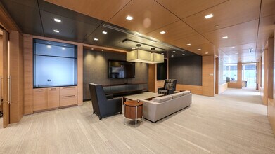 585 8th Ave SW, Calgary, AB for lease Interior Photo- Image 2 of 3