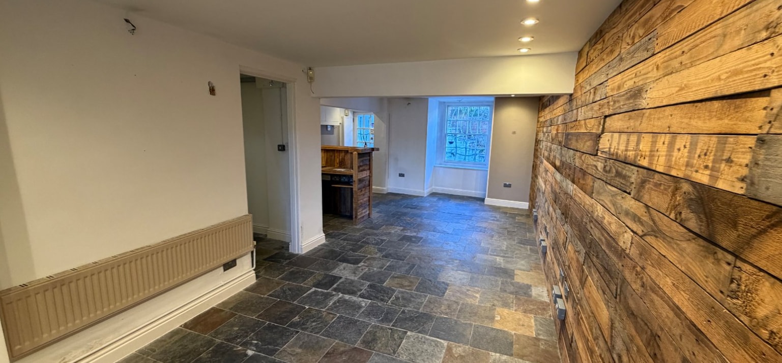 75 Bedford Pl, Southampton for lease Interior Photo- Image 1 of 3