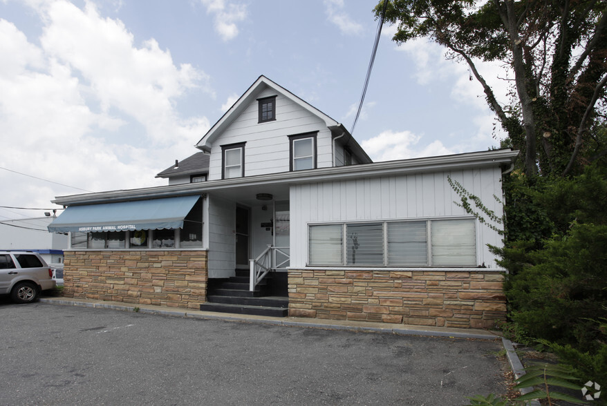 1707 Asbury Ave, Asbury Park, NJ for lease - Primary Photo - Image 1 of 4